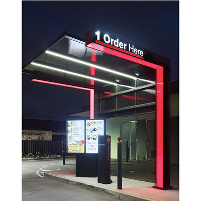 49 inç Işıklı Açık Drive Thru Menü Panosu Satılık Restoranlar Dışında Eklenmiş 2 Ekran