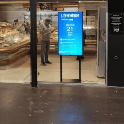 43 inç Çift Taraflı LCD Ekran Modülü Reklam Kat Çift Taraflı Pencere Köşkü